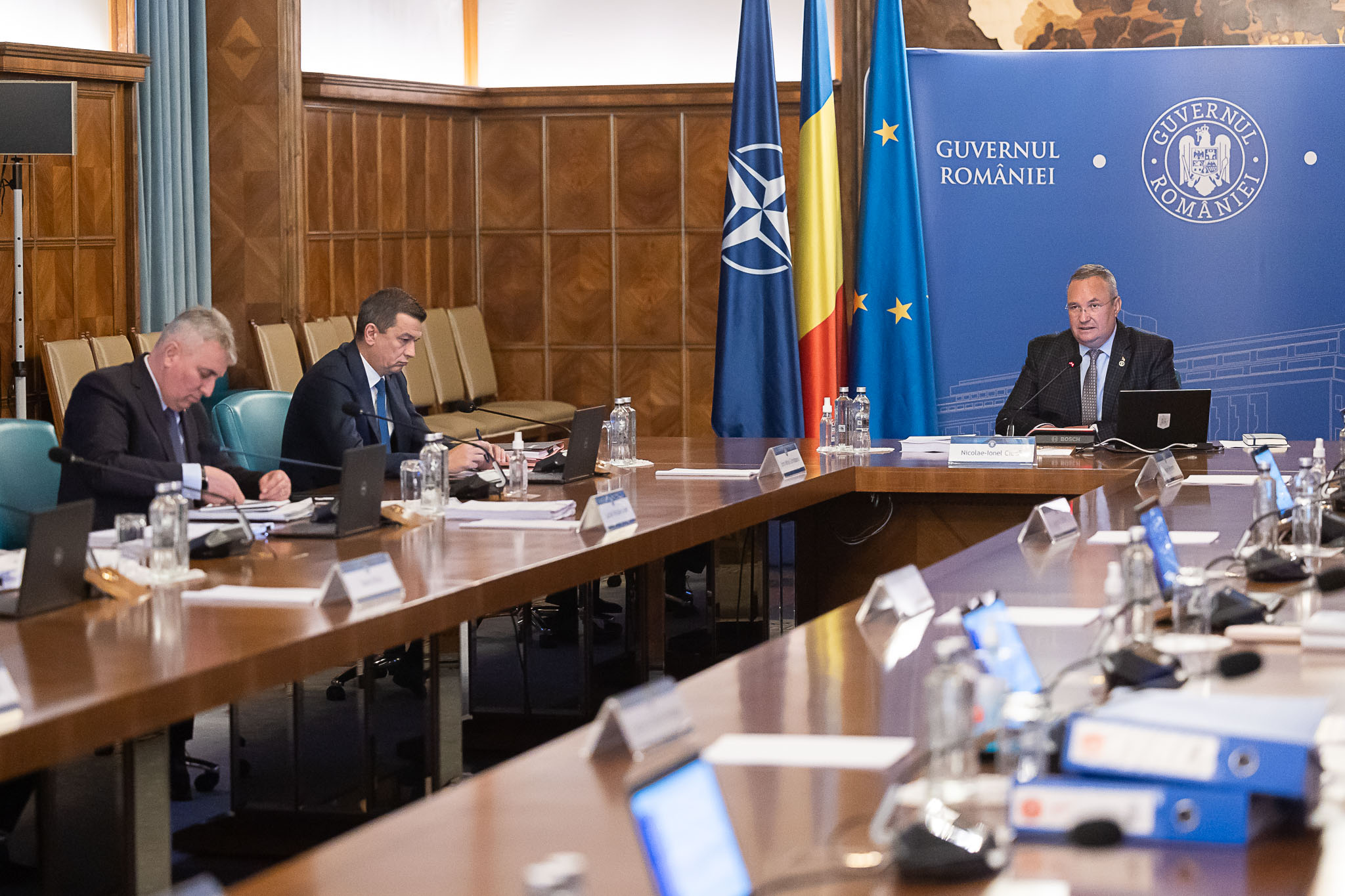 Premierul Ciucă: O decizie de solidaritate. Reducerea cheltuielilor cu 10% la toate ministerele