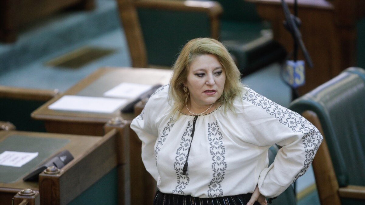 SOS Diana Şoşoacă! De astăzi, fostul senator AUR este membru a Partidului SOS România