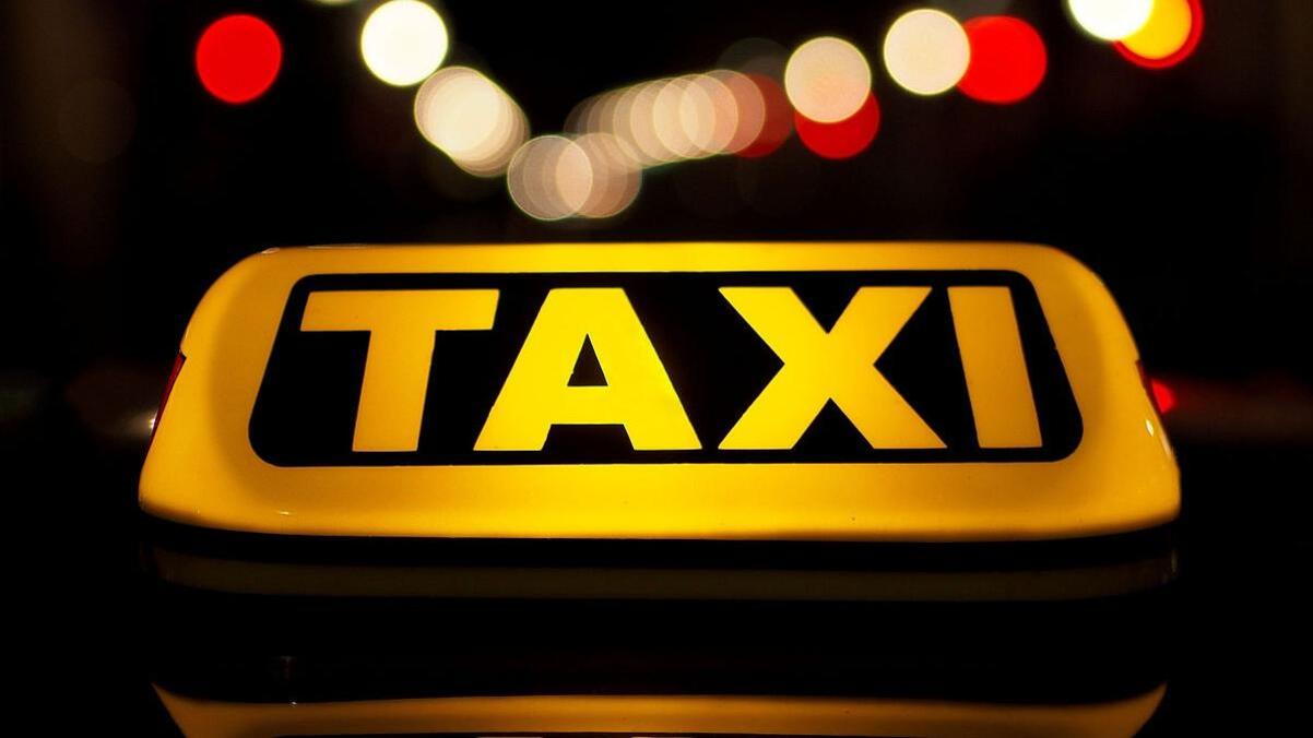 Pe un taximetrist l-a salvat propria mașină care s-a defectat pe drum, având și tâlharii în ea