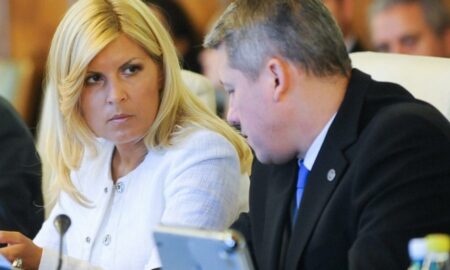 Elena Udrea îi pune o întrebare lui Cătălin Predoiu: Despre abuzul care mi se întâmpla mie, ce părere aveţi, domnule ministru?