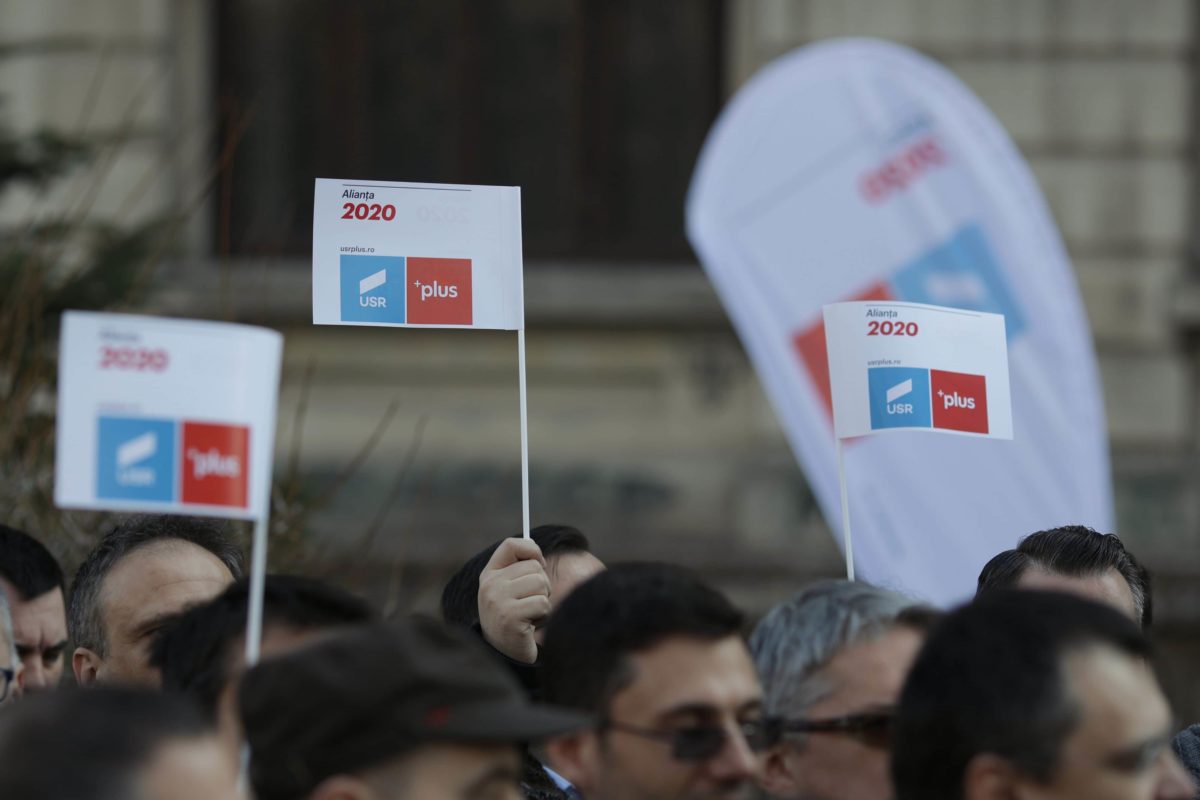 USR s-a făcut de râs încercând să facă o ironie. Membri, băgați în ceață de regulile administrației publice