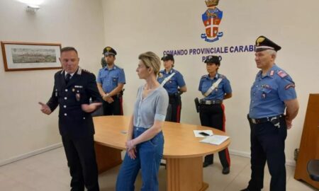 Asistentă româncă, prinsă că fura cardurile bolnavilor și persoanelor decedate. Incredibil, ce făcea femeia cu banii