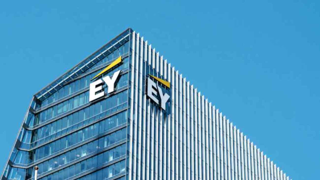 100 de milioane dolari va plăti firma Ernst & Young, găsită vinovată de fraudarea examenelor de contabilitate ale auditorilor