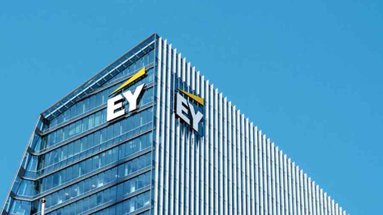 100 de milioane dolari va plăti firma Ernst & Young, găsită vinovată de fraudarea examenelor de contabilitate ale auditorilor