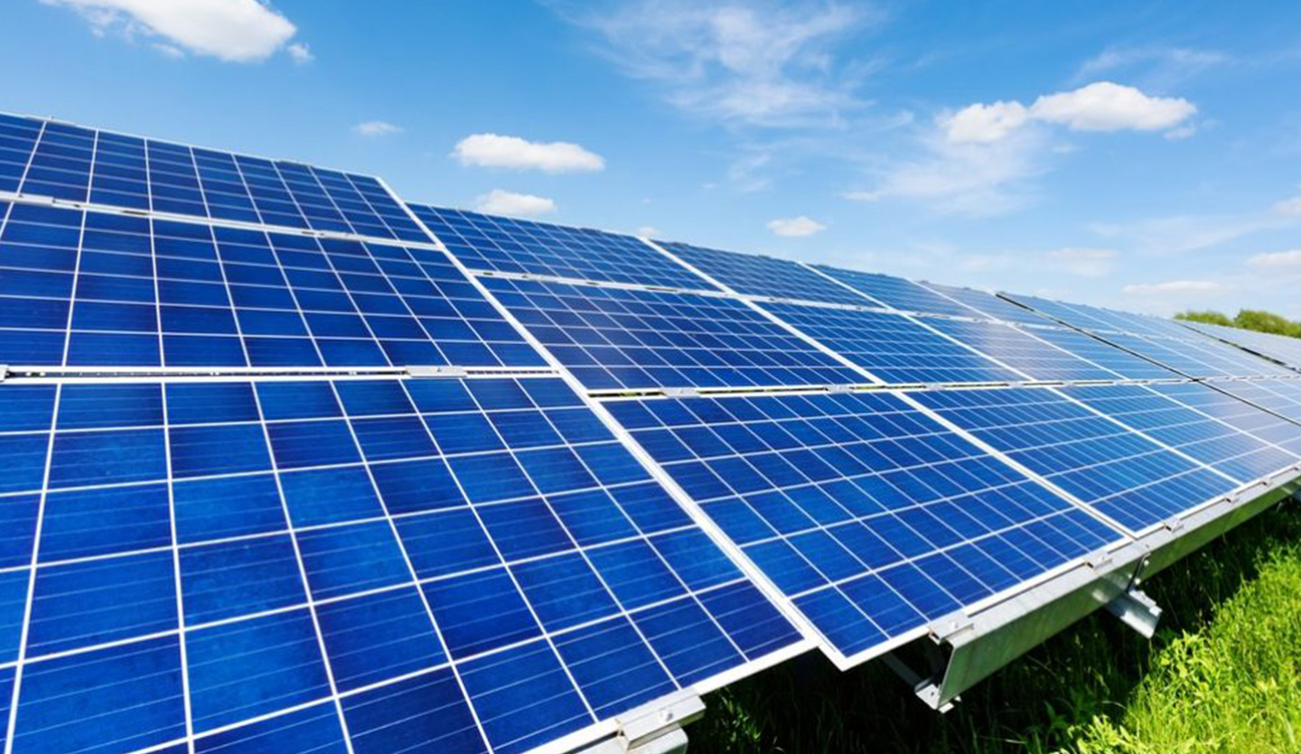 Antibiotice Iaşi trece pe energie verde. Au primit 4,1 milioane lei pentru o centrală fotovoltaică