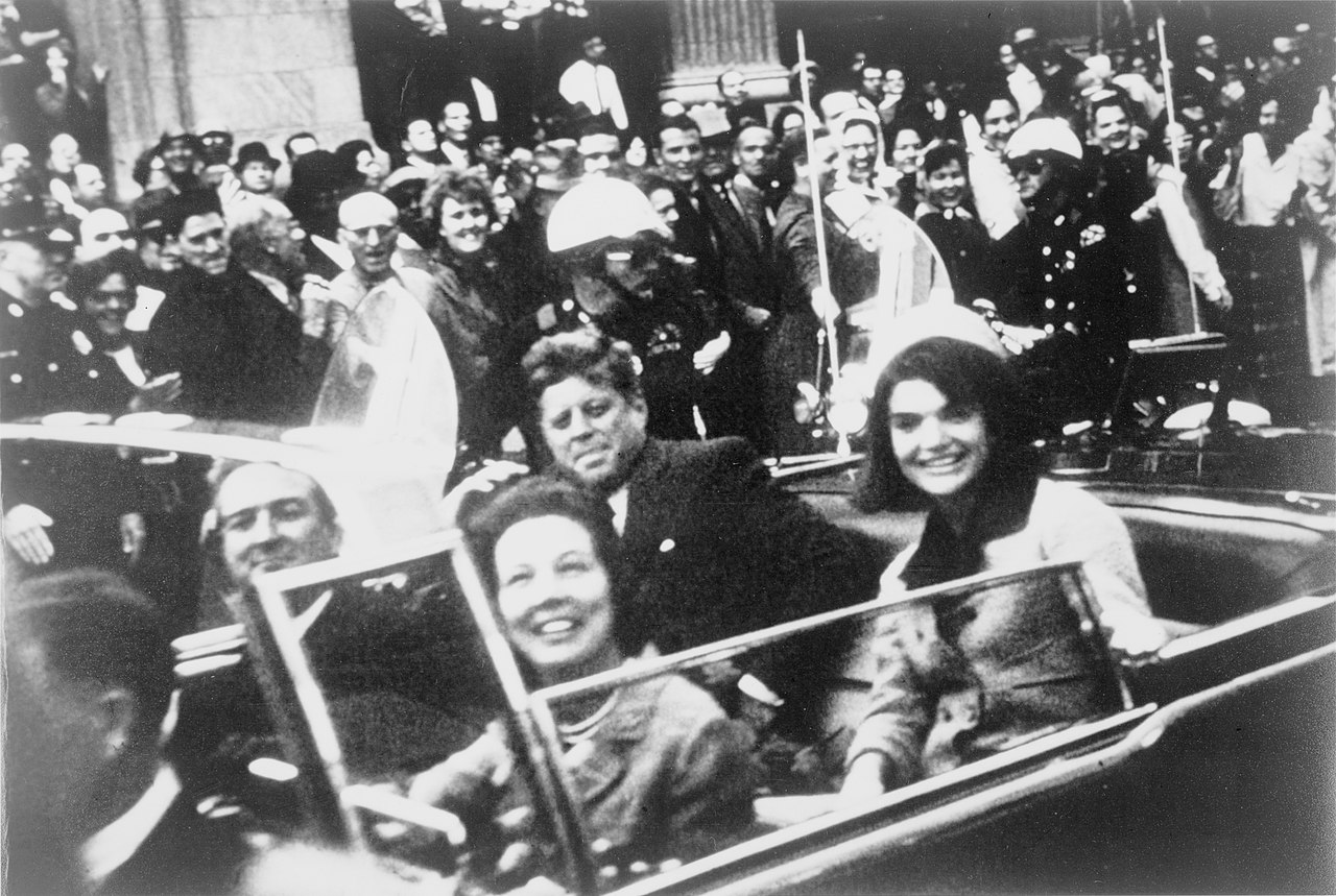 Marina Oswald, despre asasinarea președintelui Kennedy. Și-a acuzat soțul, apoi a prezentat o altă versiune