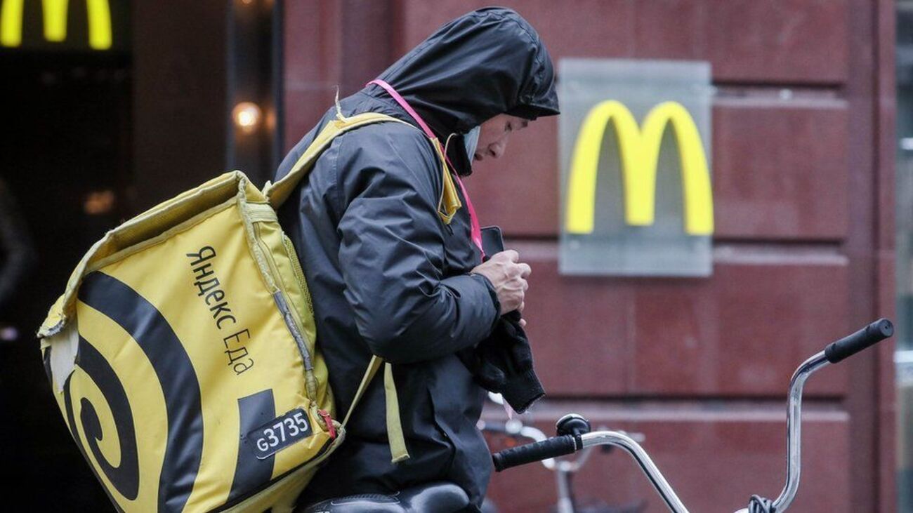 Versiunea „cu preț redus” a McDonald’s din Rusia se extinde. Ce țară zic rușii că au ”cucerit” cu lanțul lor de mâncare