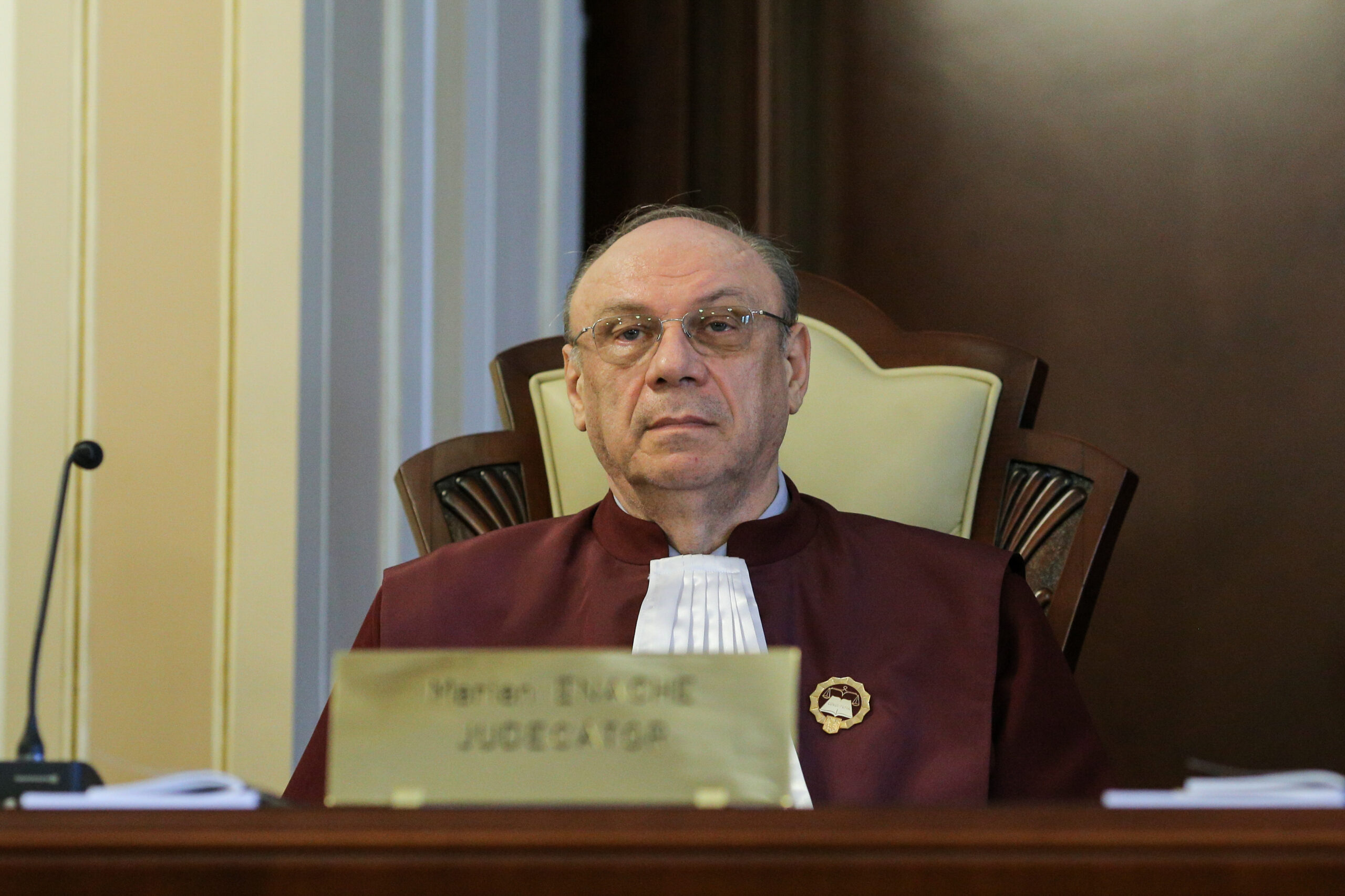 Curtea Constituţională are un nou preşedinte. Marian Enache l-a înlocuit pe Valer Dorneanu