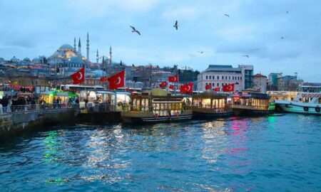 Ca să nu fie confundat cu un ”curcan” (turkey), Turcia și-a schimbat numele în Türkiye