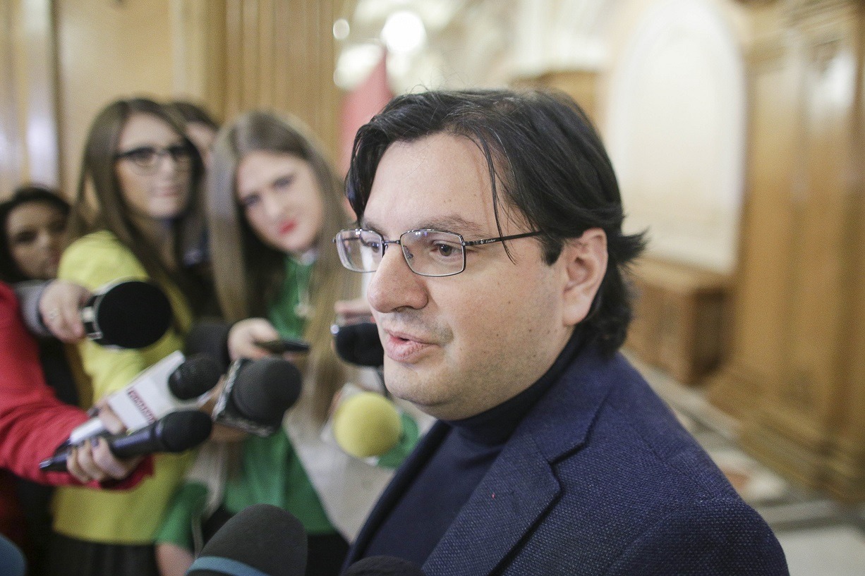 Magistraţii au decis începerea judecării dosarului în care fostul ministru Nicolae Bănicioiu e acuzat de luare de mită