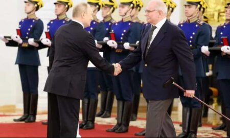 Oda regizorului Nikita Mihalkov adusă lui Putin, când l-a premiat