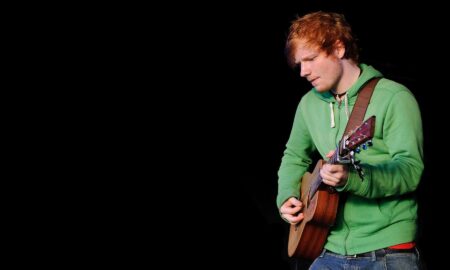 Pentru că Regina este fan, ”comoara națională” Ed Sheeran cântă, alături de alte nume sonore, la Concertul Jubileului 