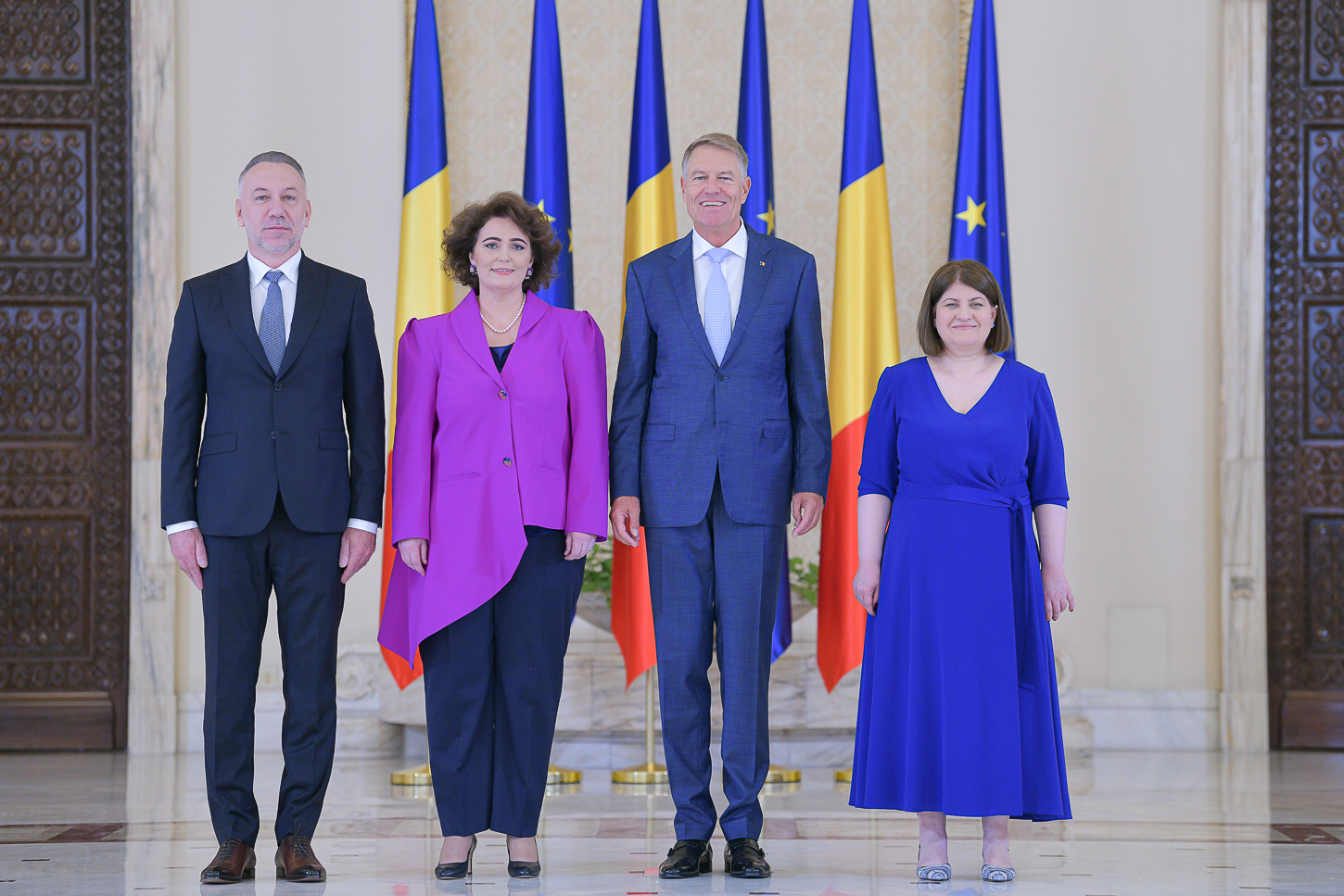 Iohannis, către noii judecători ai CCR: Să vegheaţi la respectarea Constituţiei şi să fiţi un factor de echilibru în societate