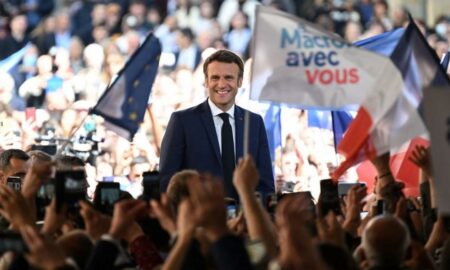 Condiţii contra sprijin parlamentar. Macron, întâlnire cu partidele rivale după ce a pierdut majoritatea în Parlament