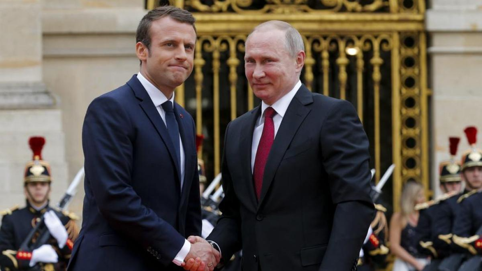 Macron acuză națiunile care rămân neutre în privința Ucrainei că sunt „complice” cu Rusia