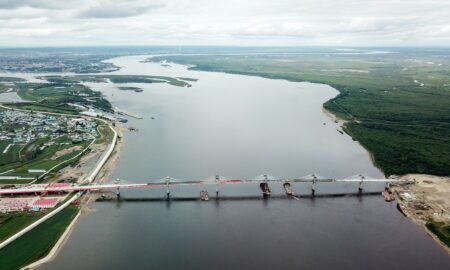 Primul pod rutier între Rusia și China, imagini spectaculoase