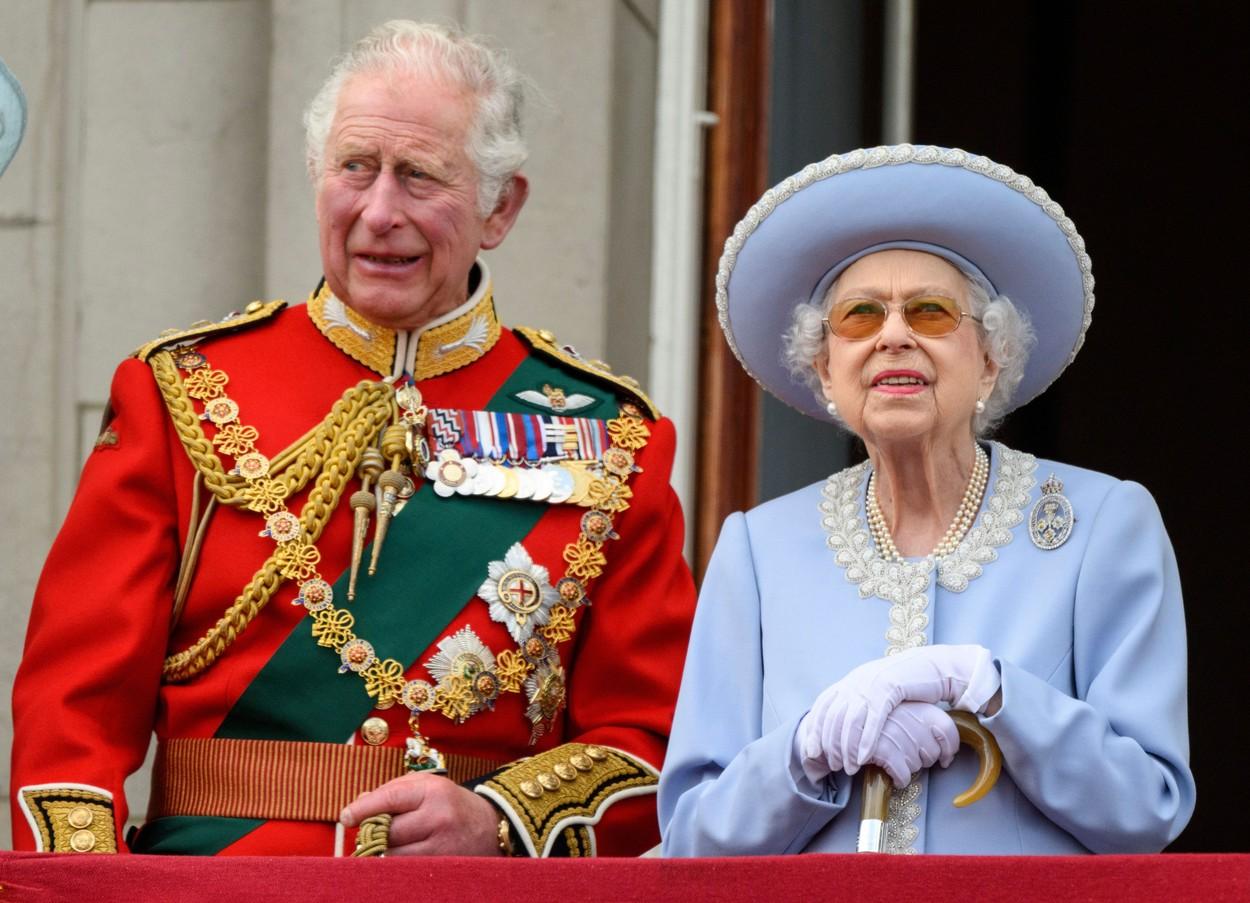 Familia regală s-a adunat la patul Reginei, în castelul Balmoral. Marea Britanie e în lacrimi