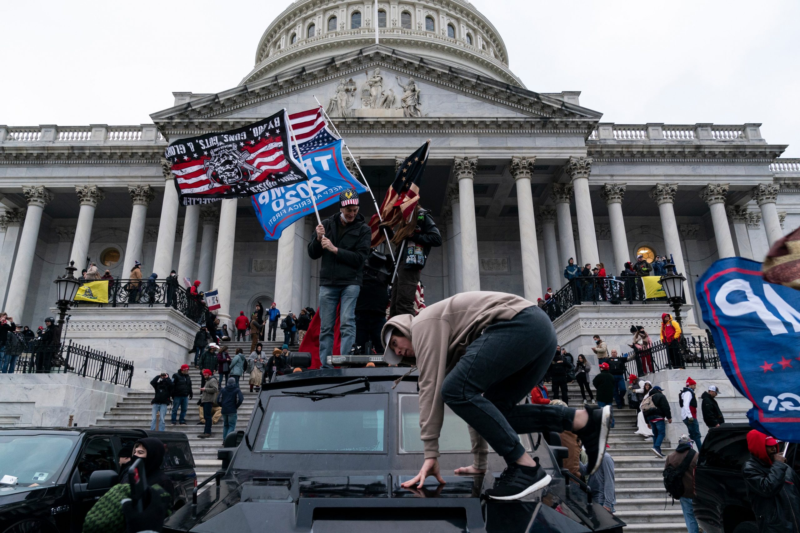 Asaltul asupra Capitoliului. Comisia Congresului American recomandă punerea sub acuzare a lui Trump