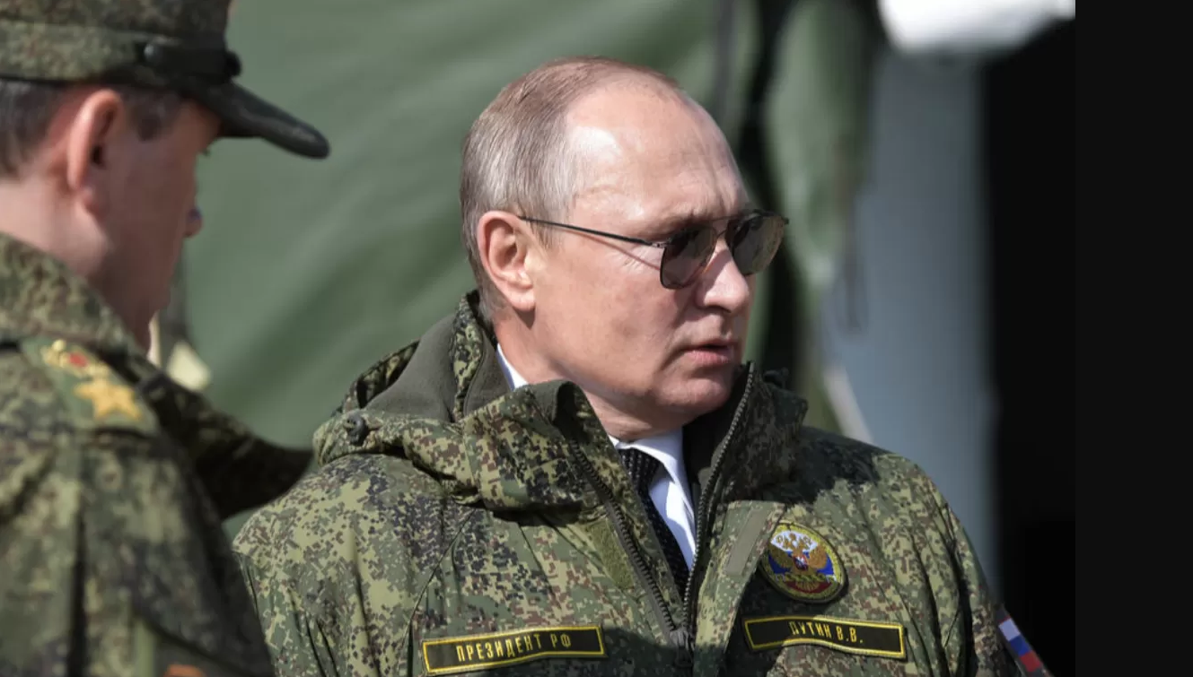 Armata rusă, în declin. Apariția generalului „cu două veste și un litru de vodcă” a generat discuții la nivel mondial
