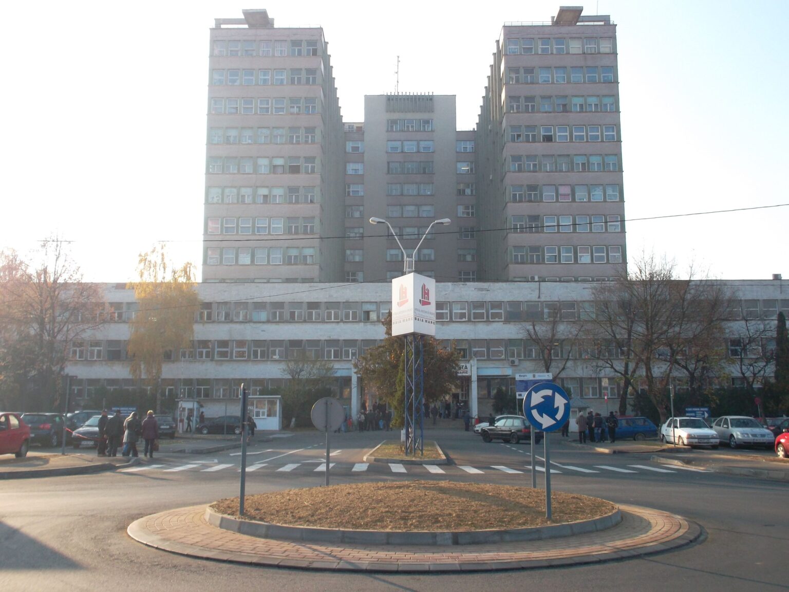 Directoarea Spitalului din Baia Mare, cu acte false, scapă de închisoare și e aproape iertată. Se creează un precedent