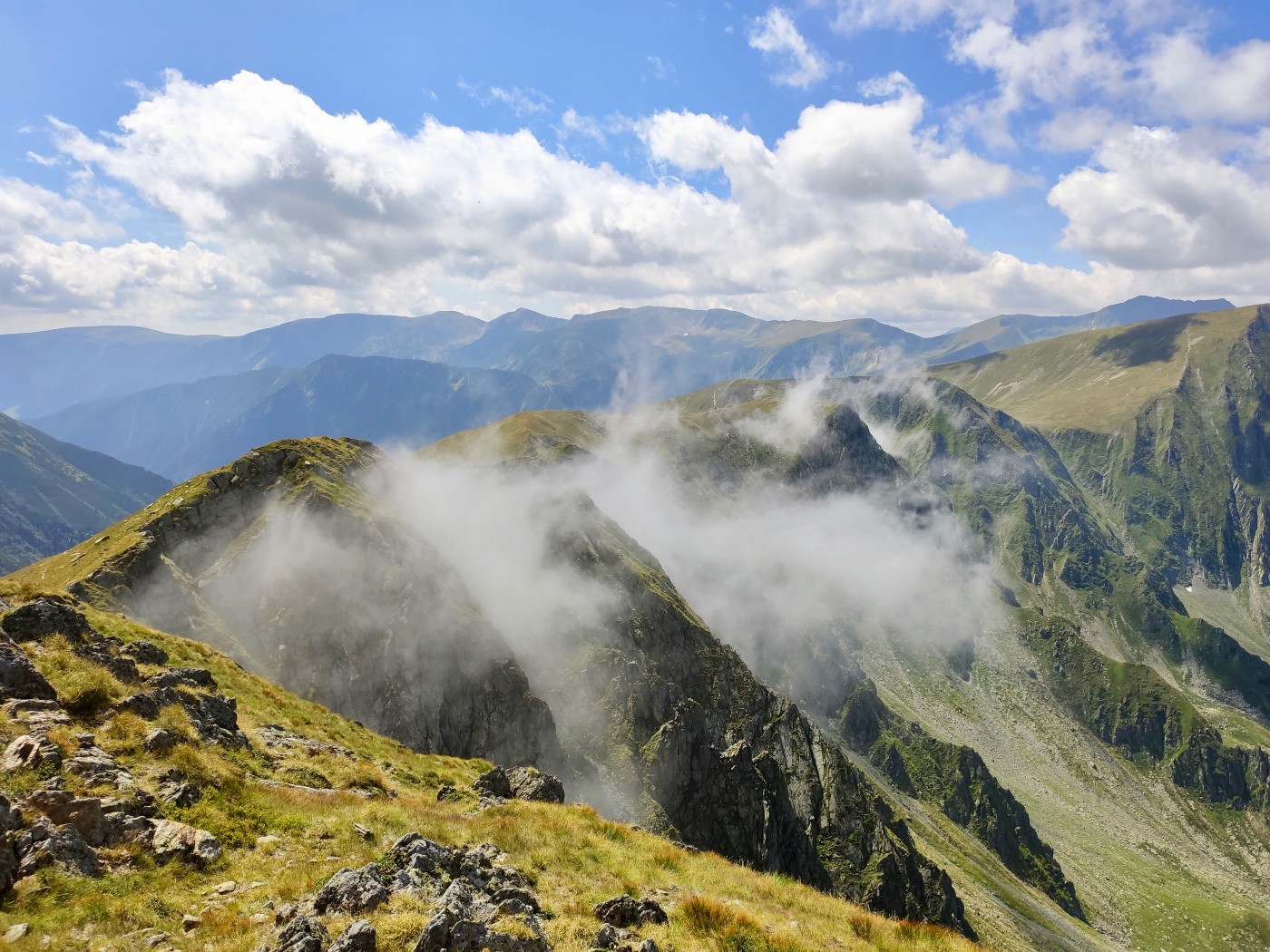 Pare ireal! Un fenomen rar, surprins în Munții Făgăraș. Imagine incredibilă