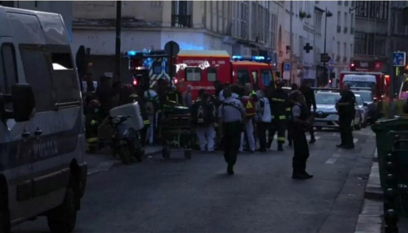 Un pistol mitralieră sau un Kalașnikov a omorât un om și a rănit alte patru persoane, la Paris