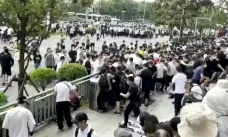 Prima revoltă în China post pandemică. Ce motiv i-a scos pe oameni în stradă. Video