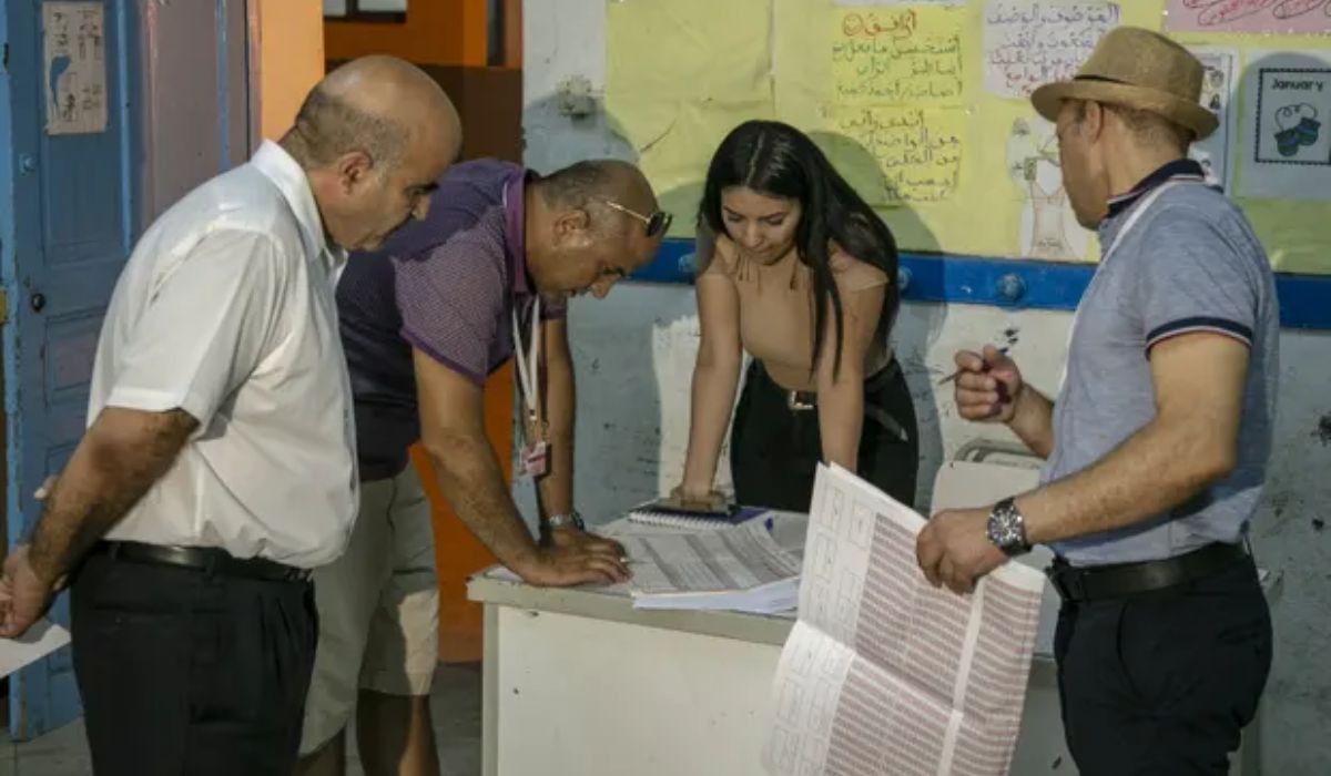 Noua Constituție a Tunisiei pune capăt „primăverii arabe” și se evaluează că țara se întoarce la dictatură?