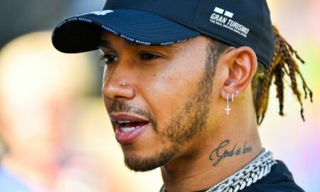 Lewis Hamilton, la un pas să piardă Grand Prix-ul din cauza cercelului din nas. Situație nemaîntâlnită la Formula 1