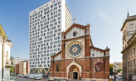 Reacția Arhiepiscopiei Romano-Catolice de București la decizia de demolare a Cathedral Plaza. Primăria va suporta costul