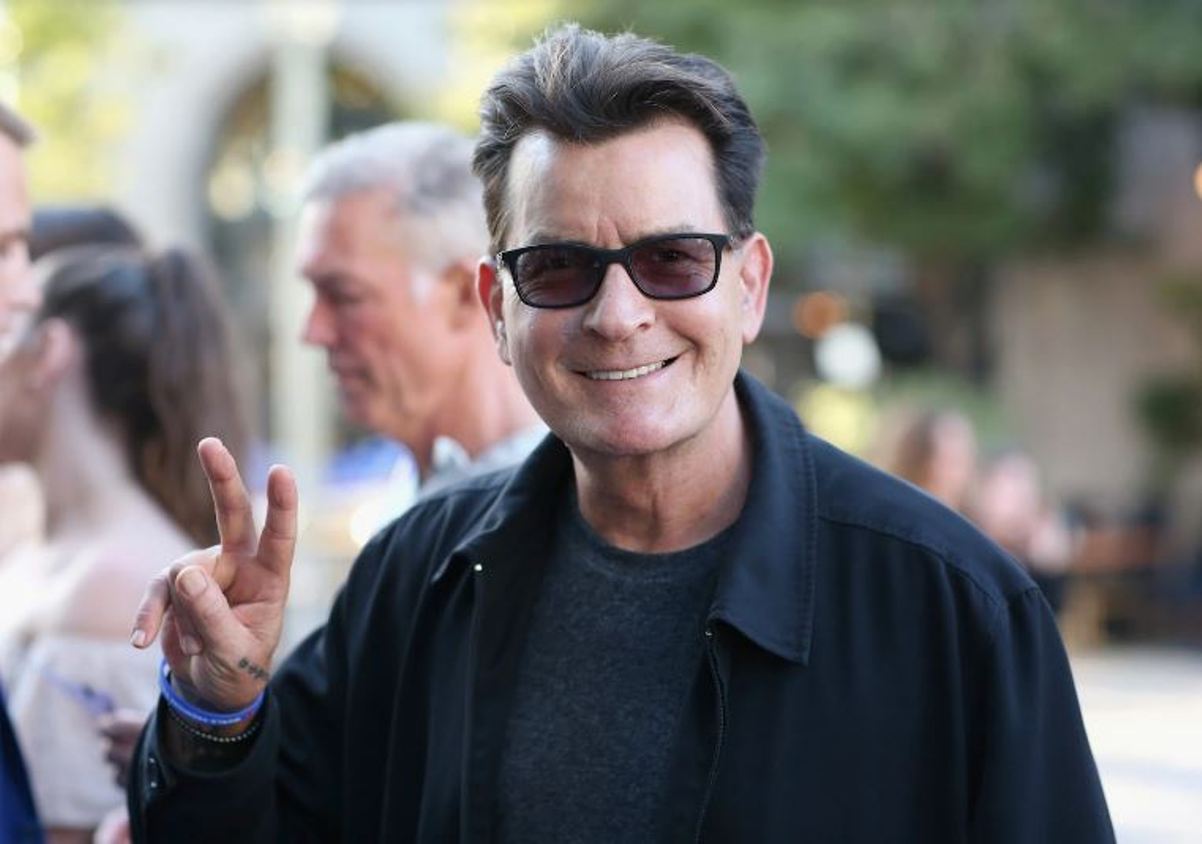 După ce a fost concediat din „Doi bărbați și jumătate”, Charlie Sheen revine cu un nou serial dramă-comedie