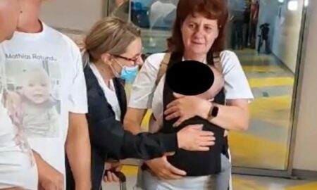 A fost repatriat copilul român care fusese preluat de autoritățile din Danemarca după ce a fost agresat de părinți