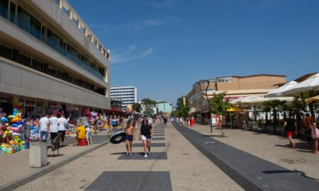 Atenție la țepe! Taximetriștii cer o avere pe litoralul românesc, iar o pizza costă cât jumătate de gram de aur