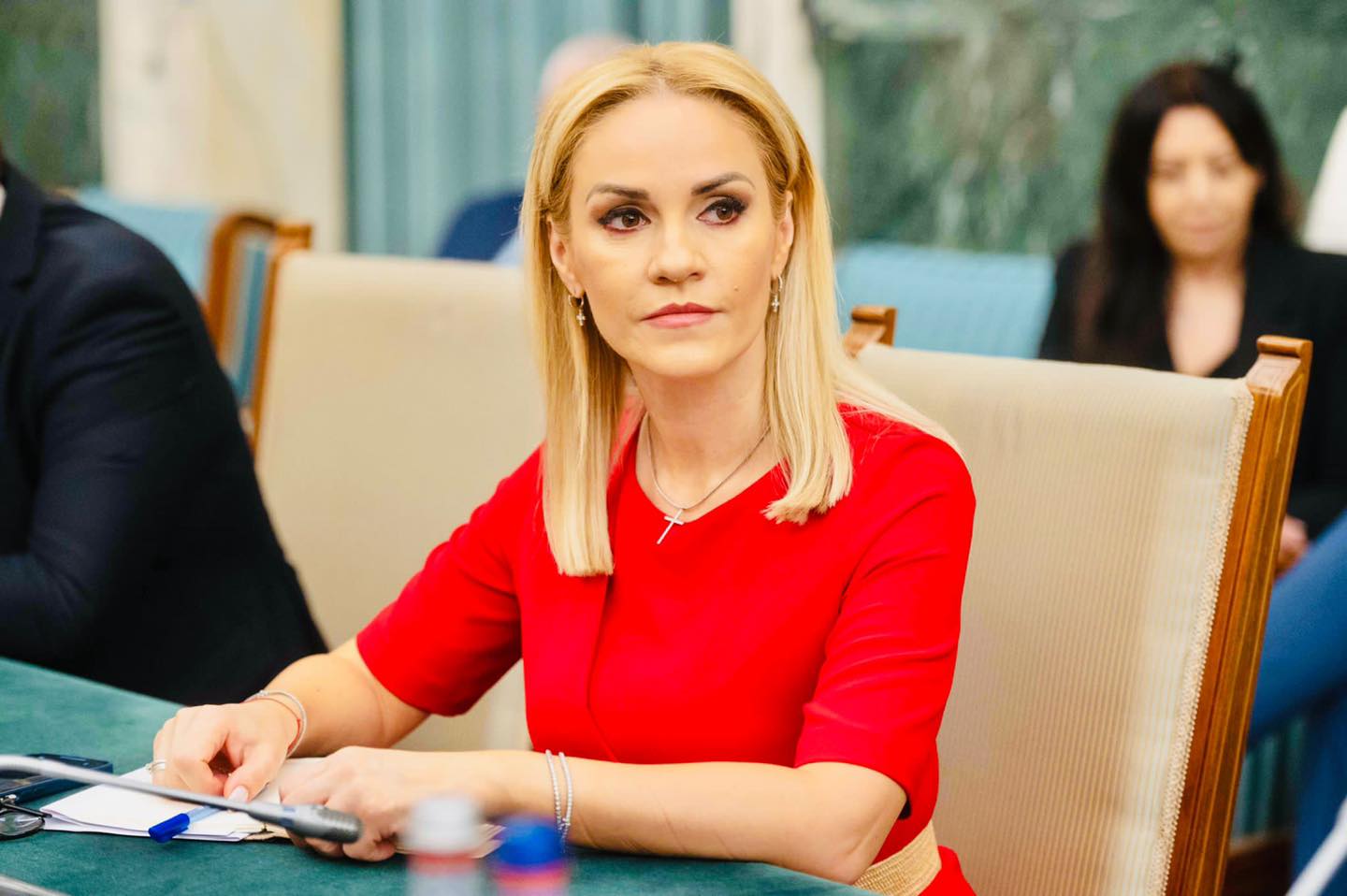 Firea anunță că femeile vor avea locuri în consiliile de administraţie ale companiilor de stat