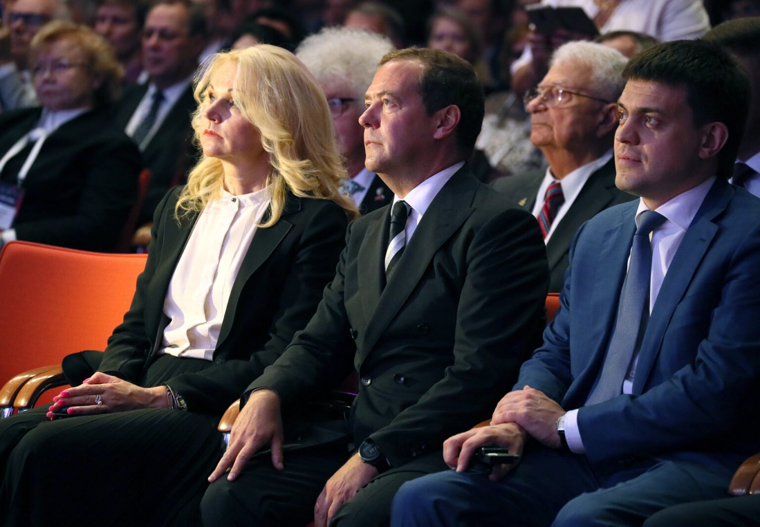 Încă unul. Dimitri Medvedev copiază modelul țarului rus și vrea să divorțeze
