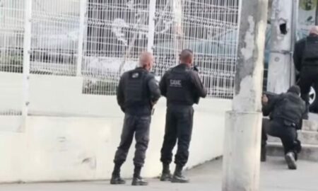 18 morţi într-o operaţiune specială a poliţiei, care a intervenit cu avioane şi vehicule blindate. Video