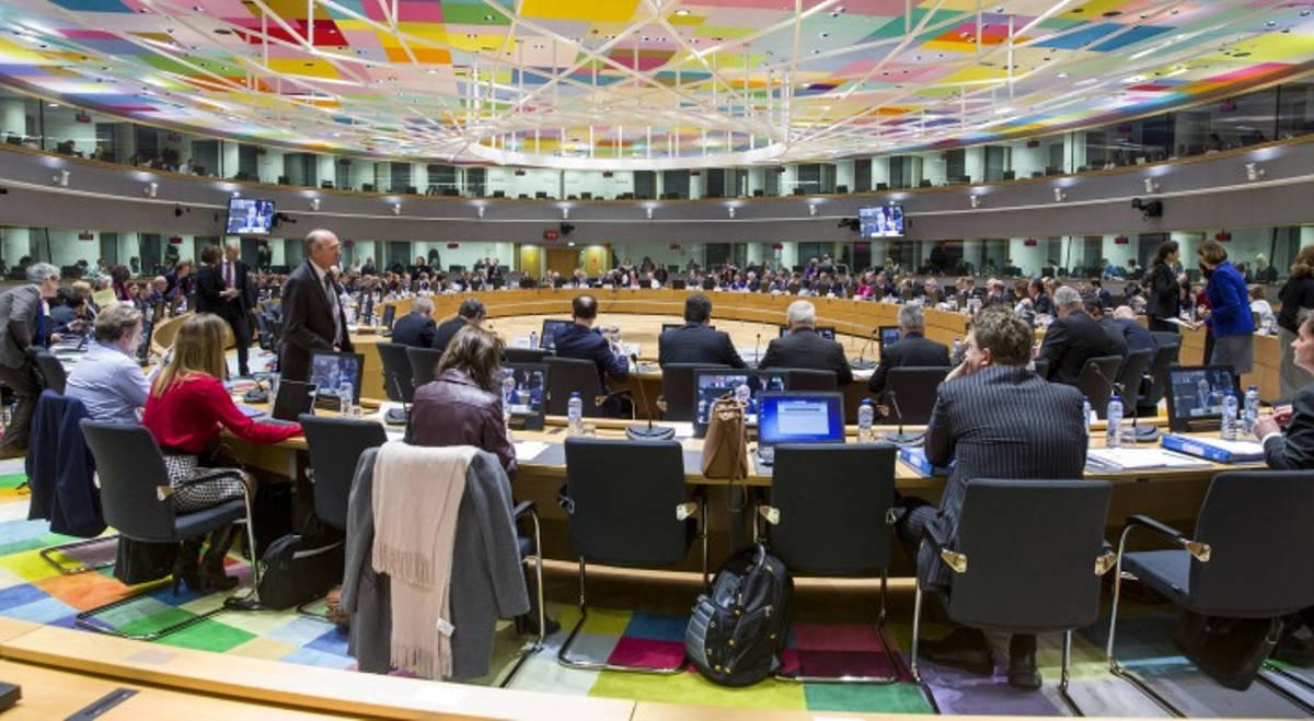 Contre la Bruxelles privind încheierea unui acord politic privind reducerea cu 15% a consumului de gaze pentru ierna viitoare