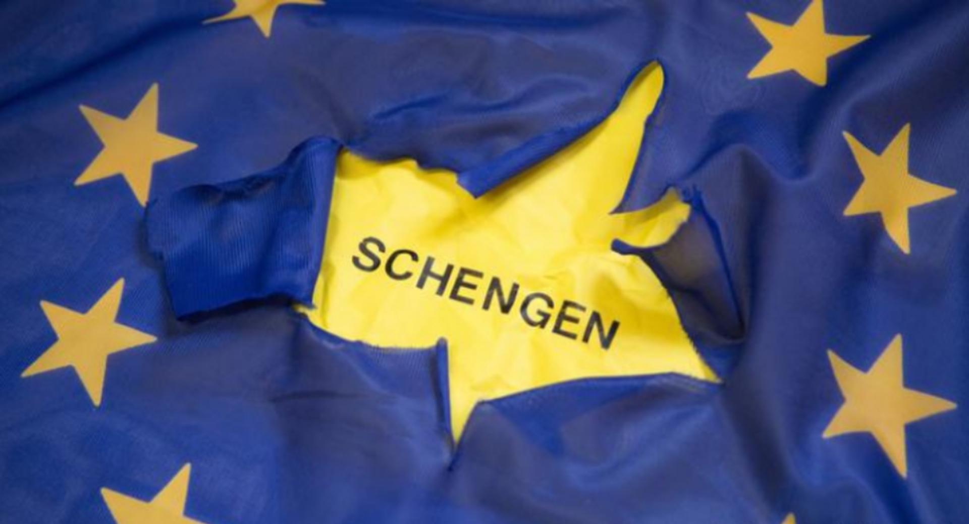 Ministrul de Interne al Austriei, care e împotriva aderării României la Schengen, are legături strânse în Transilvania  