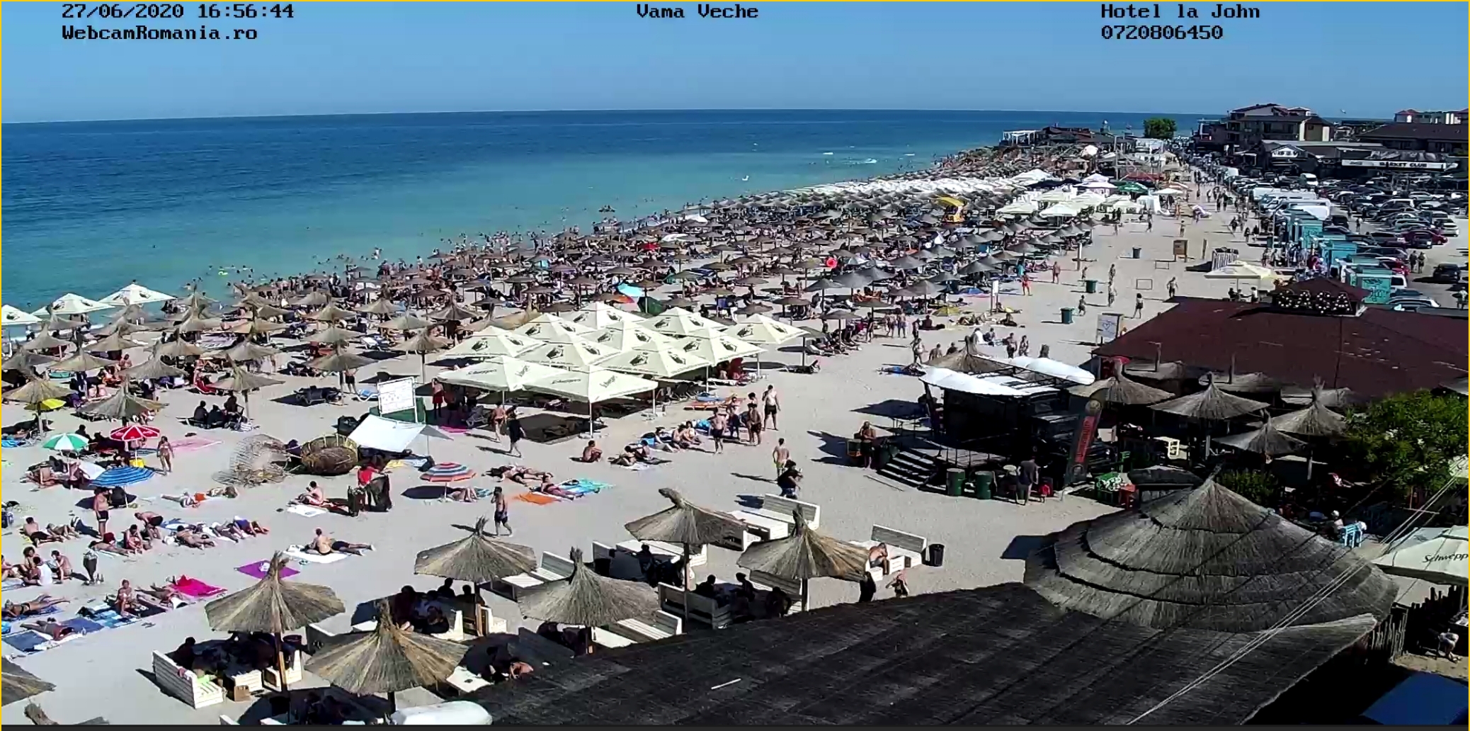 Vama Veche. Autoritățile demolează barurile de pe plajă. Au intervenit cu jandarmi