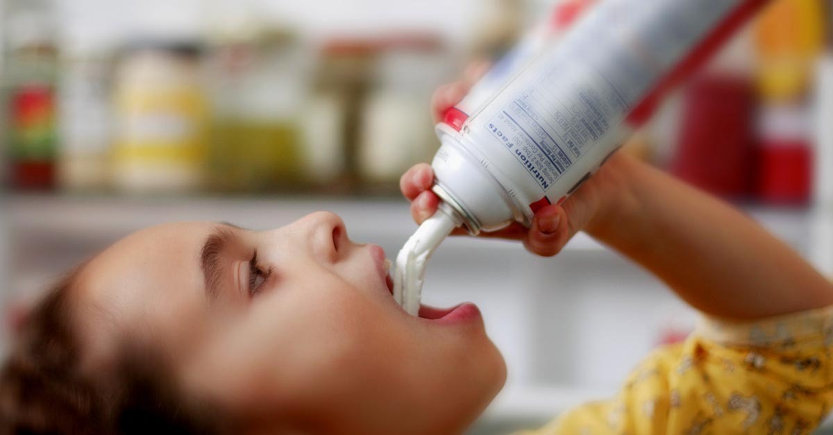 În SUA, adolescenții se droghează cu gaz din sprayurile cu frișcă! Autoritățile au luat o măsură fără precedent