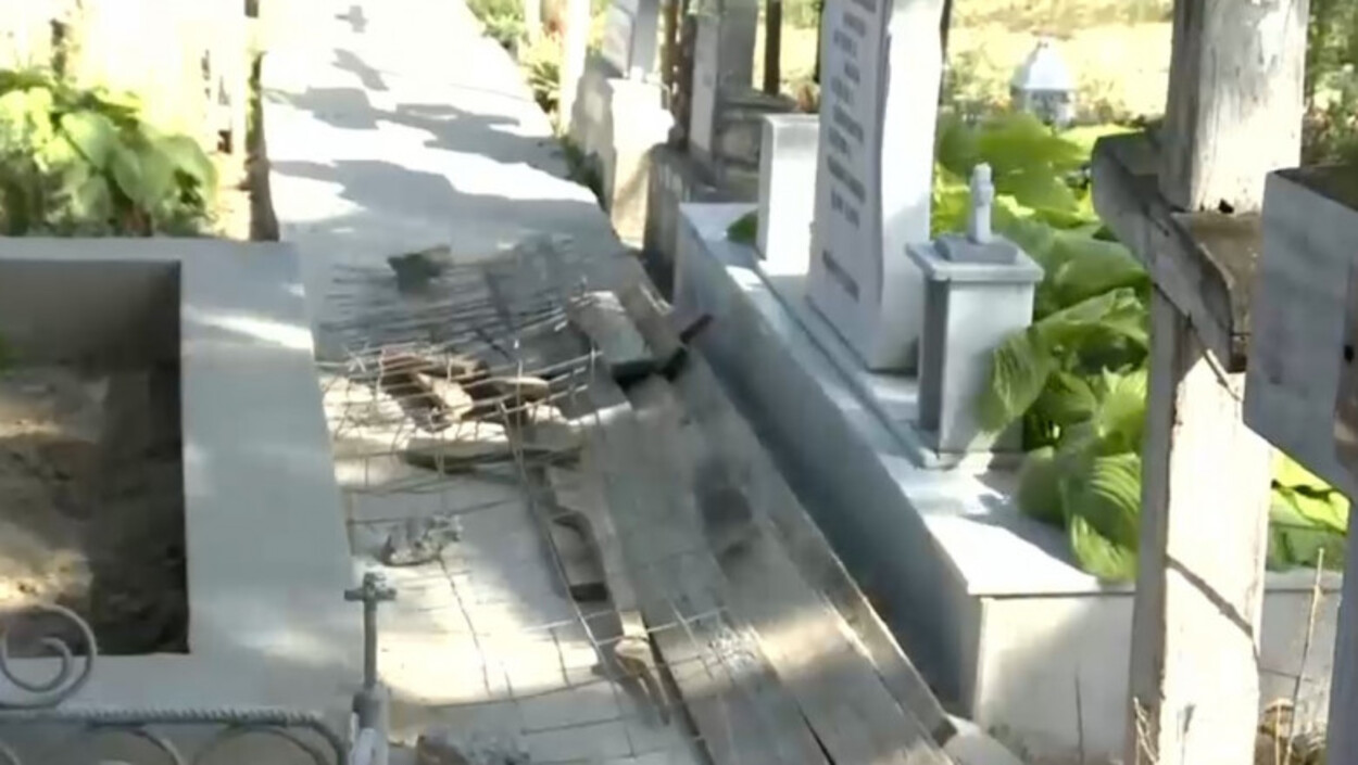 Scandal pe marginea aleii dintr-un cimitir. „Au betonat morții”