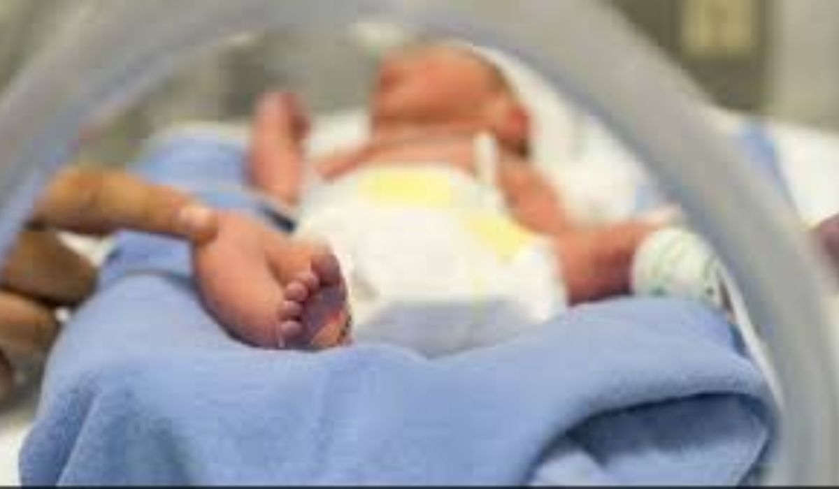Constanța: un bebeluș s-a născut prematur, la cinci luni, având o greutate de doar 500 de grame