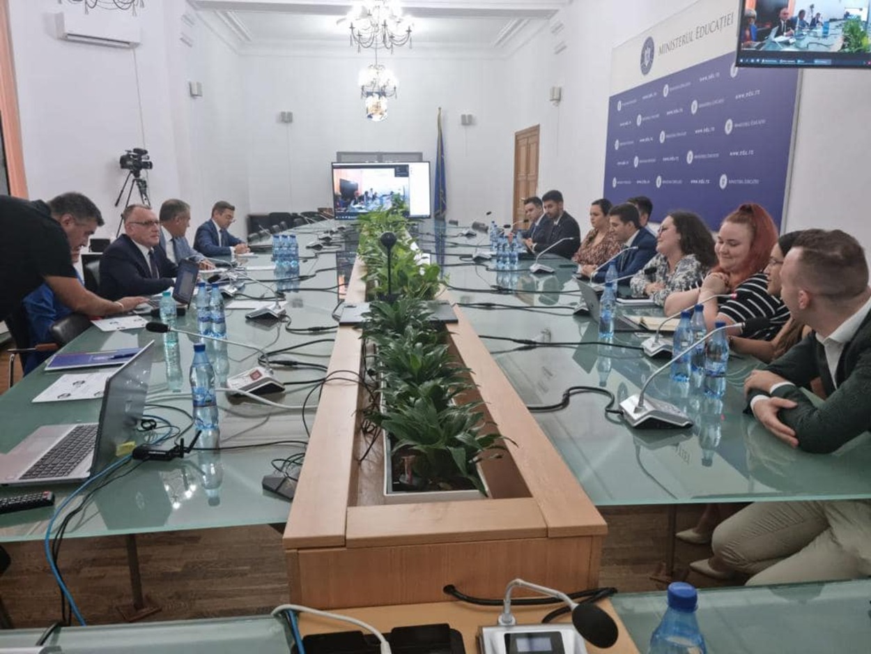 Întâlnire istorică: Studenții schimbă Legea învățământului după întâlnirea față în față cu ministrul Cîmpeanu