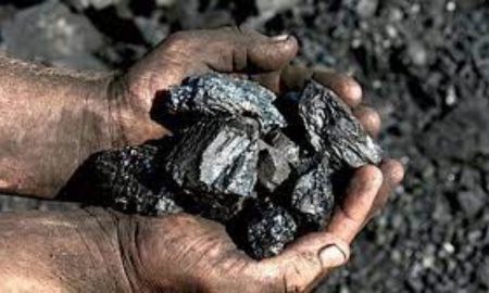 În Polonia, oamenii stau la cozi uriașe în fața minelor pentru a cumpăra cărbune. Care este motivul?