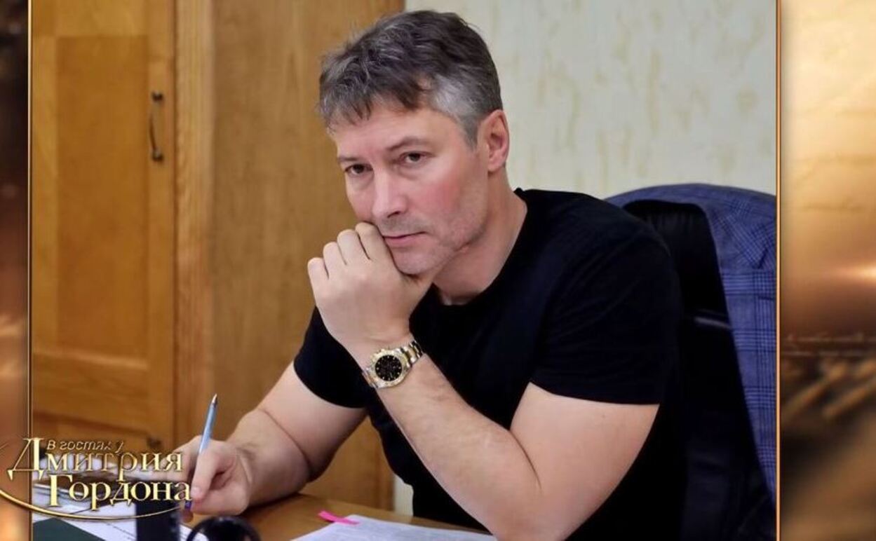 Cine este politicianul rus arestat pentru că a spus două cuvinte care nu sunt agreate de Kremlin. Video