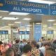 Imagine tulburătoare pe aeroportul Otopeni. Străinii se opresc și fac fotografii