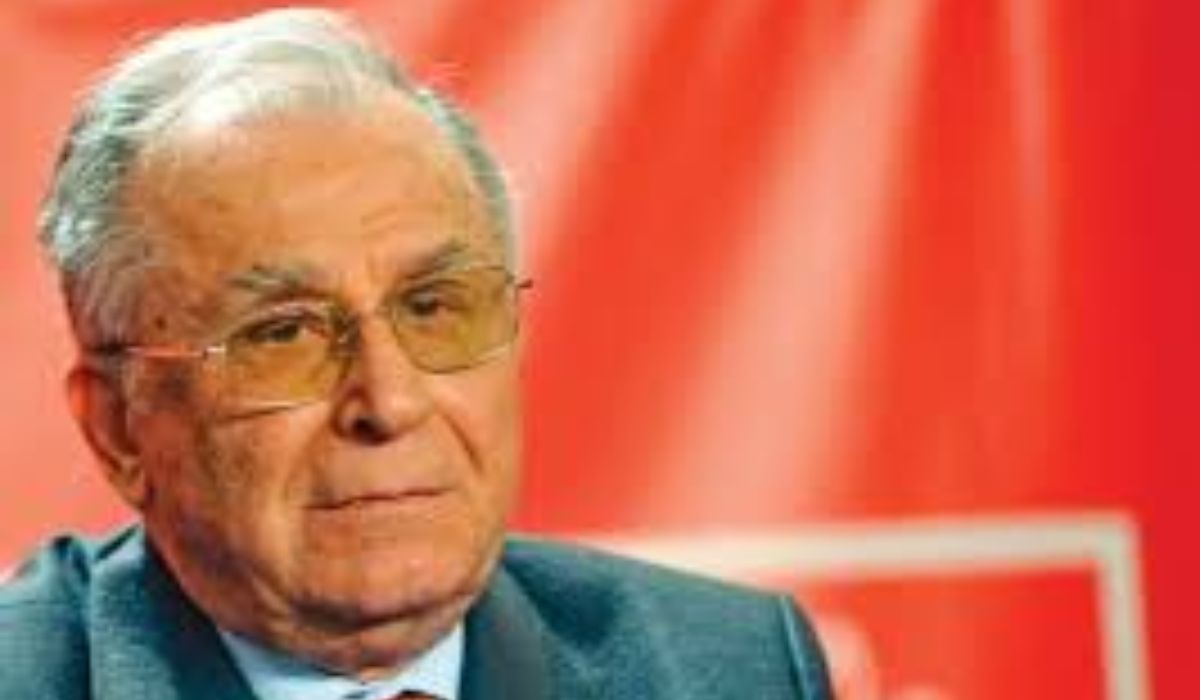 Ion Iliescu, trimis din nou în judecată la 92 de ani, fiindcă a confiscat Revoluția din 1989