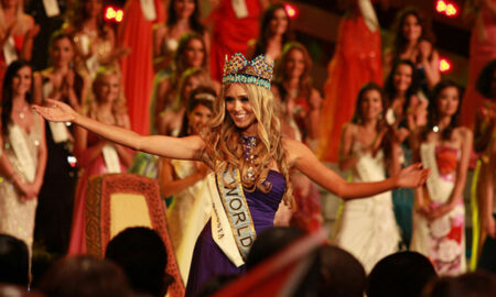 Dragostea trece prin stomac. Miss World l-a schimbat pe regele cârnaților, cu regele vodcii și are primul copil cu magantul