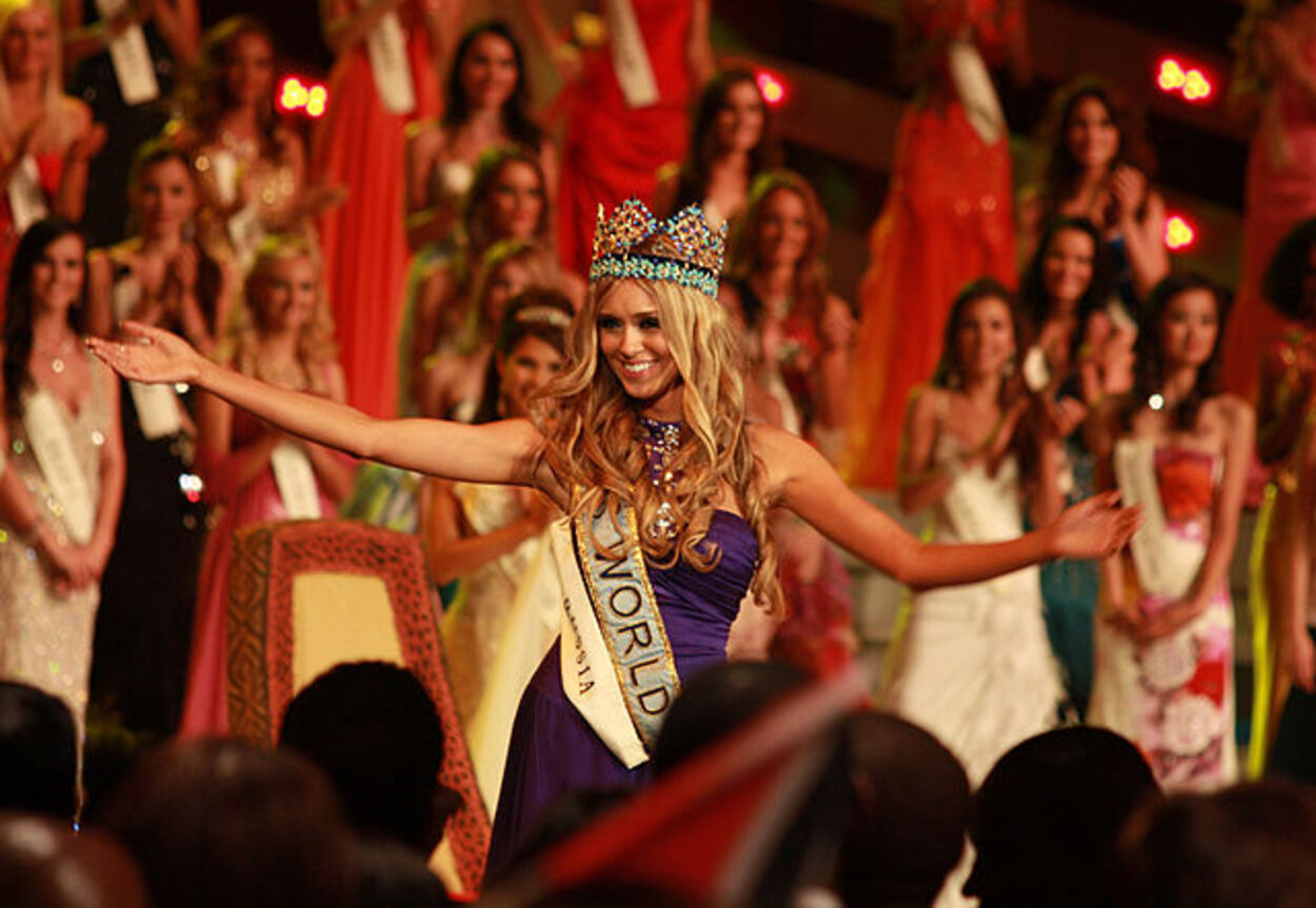 Dragostea trece prin stomac. Miss World l-a schimbat pe regele cârnaților, cu regele vodcii și are primul copil cu magantul