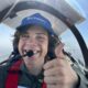 Primul pilot adolescent a făcut înconjurul lumii cu un avion de mici dimensiuni, stabilind astfel un record mondial. Foto